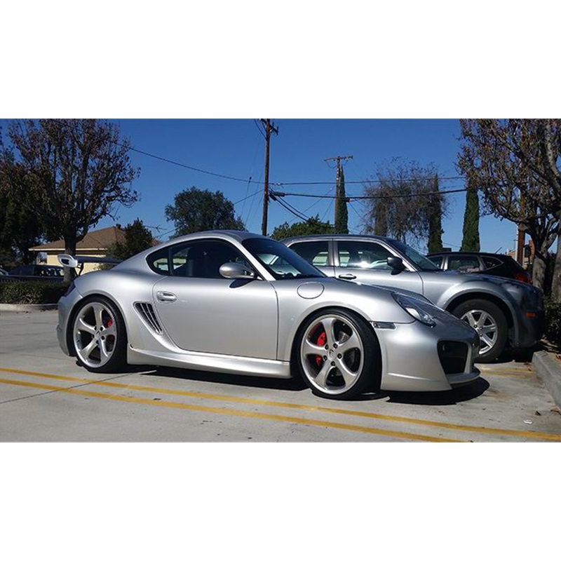 Porsche 987.1 Urethane Side Skirts (2005-2008)